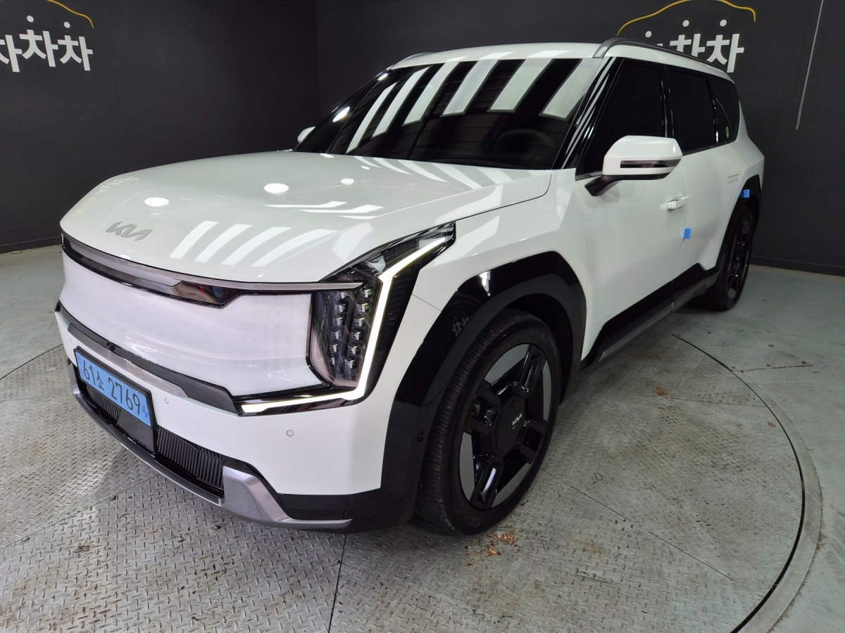 Kia EV9, 2023 — фото 3 из 12