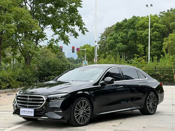 Mercedes-Benz E-Class, 2025 — фото 2 из 9
