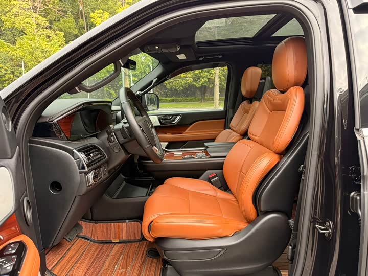 Lincoln Navigator, 2021 — фото 8 из 9