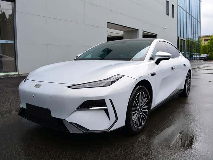 Geely Galaxy E8, 2025 — купить в Смоленске под ключ