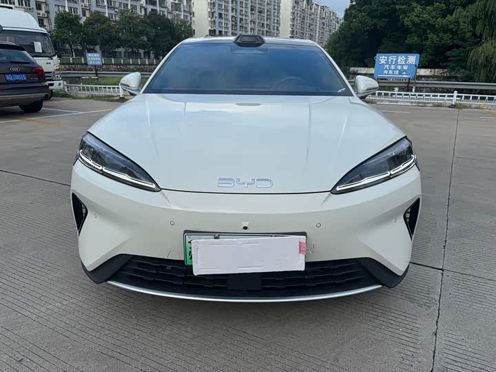 BYD Seal 07 DM-i Hybrid, 2025 — фото 2 из 9