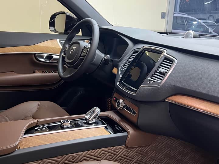 Volvo XC90, 2023 — фото 9 из 9