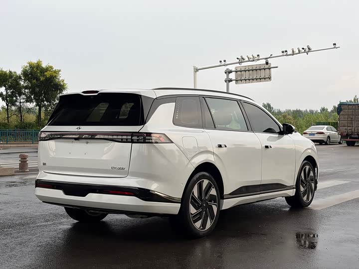 Dongfeng Yipai eπ 008, 2024 — фото 4 из 9