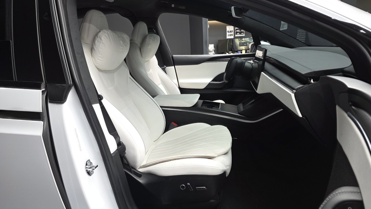 Tesla Model X, 2023 — фото 5 из 12