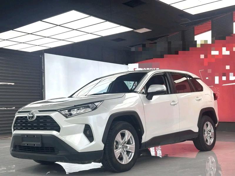 Toyota RAV4, 2023 — купить в Владимире под ключ