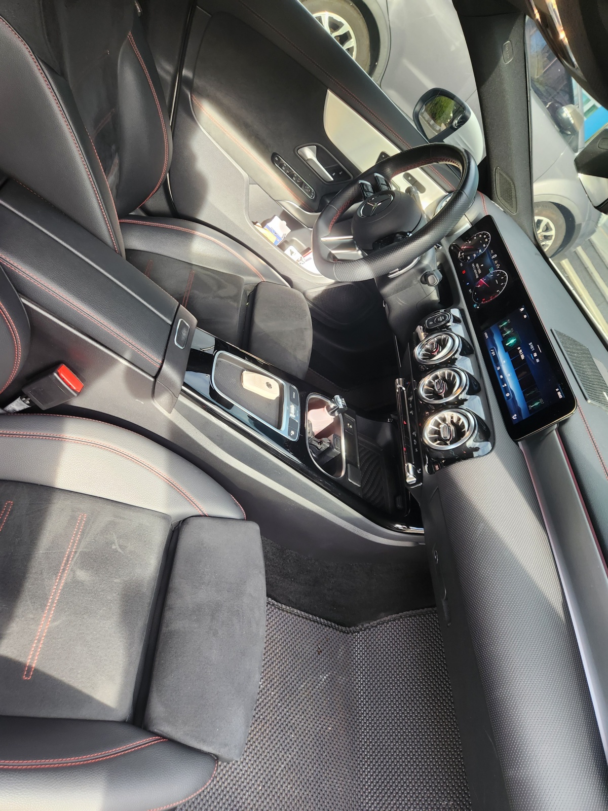 Mercedes-Benz CLA-Class, 2023 — фото 10 из 10