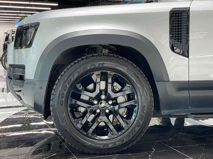 Land Rover Defender, 2021 — фото 5 из 9
