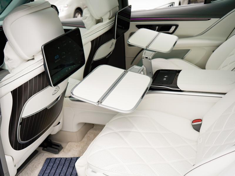 Mercedes-Benz Maybach EQS SUV, 2025 — фото 10 из 11