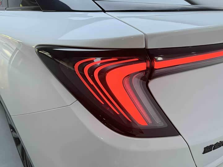 BAIC Arcfox Alpha S, 2023 — фото 8 из 9