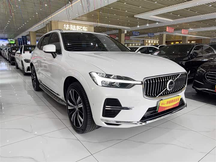 Volvo XC60 Hybrid, 2022 — фото 3 из 12