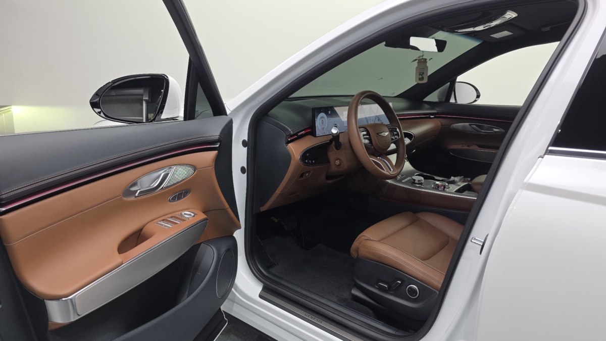 Genesis GV70, 2025 — фото 10 из 12