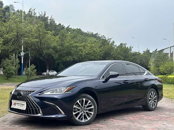 Lexus ES, 2023 — фото 2 из 9