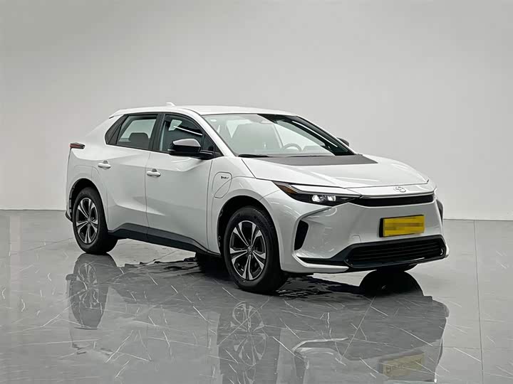 Toyota bZ4X Platinum, 2026 — фото 8 из 9