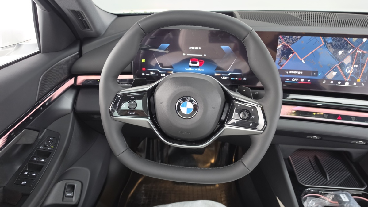 BMW 5 Series, 2025 — фото 11 из 12