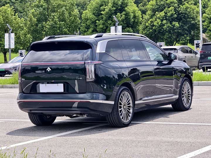 GAC Hyptec HL, 2025 — фото 8 из 9