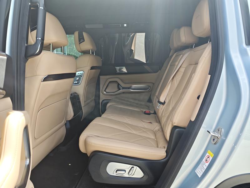 BYD FangChengBao Leopard 8, 2025 — фото 11 из 12