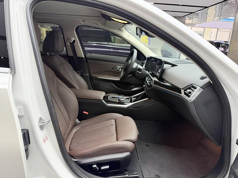 BMW i3, 2023 — фото 10 из 12