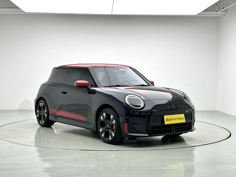 Mini Cooper JCW, 2025 — фото 3 из 12