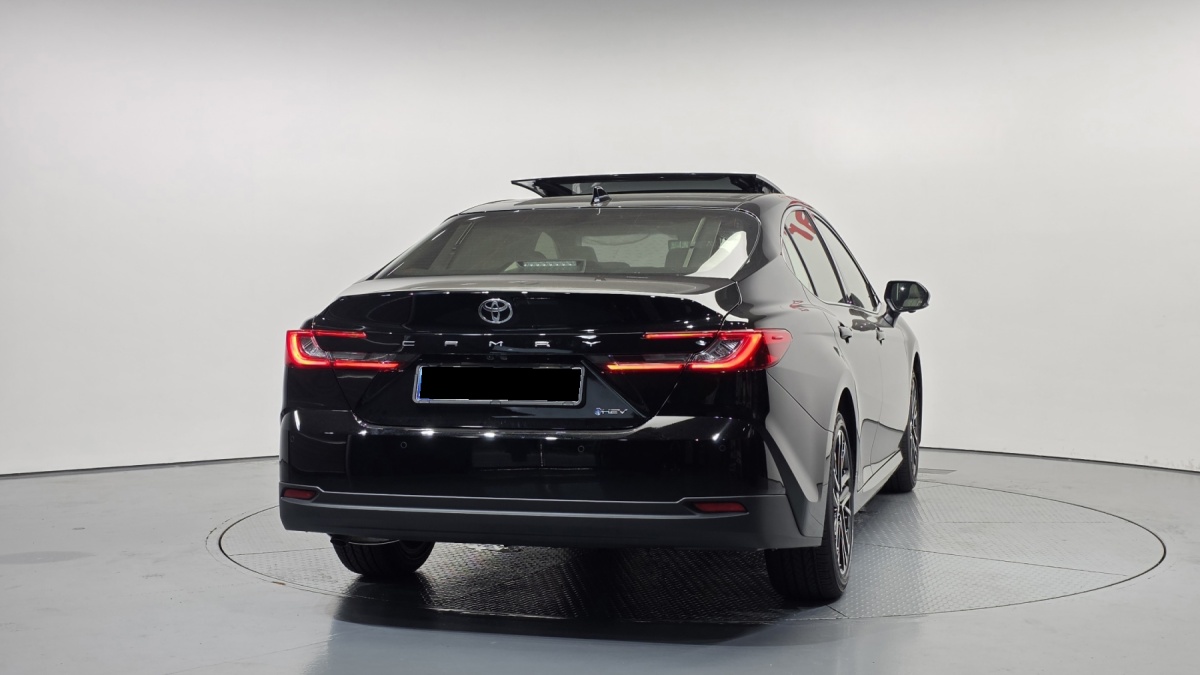 Toyota Camry, 2026 — фото 4 из 12