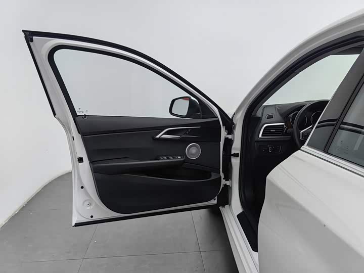 BMW 1 Series, 2022 — фото 8 из 9