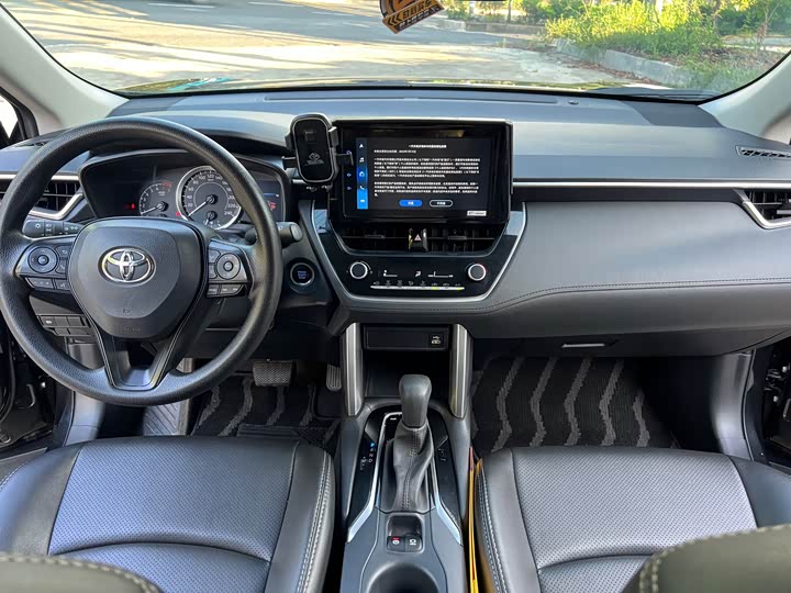 Toyota Corolla Cross, 2022 — фото 8 из 9