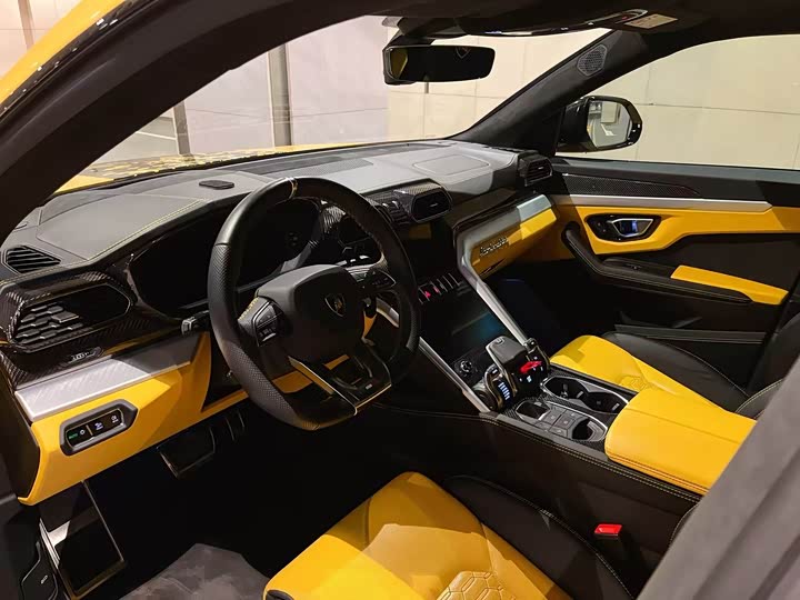 Lamborghini Urus, 2023 — фото 7 из 7