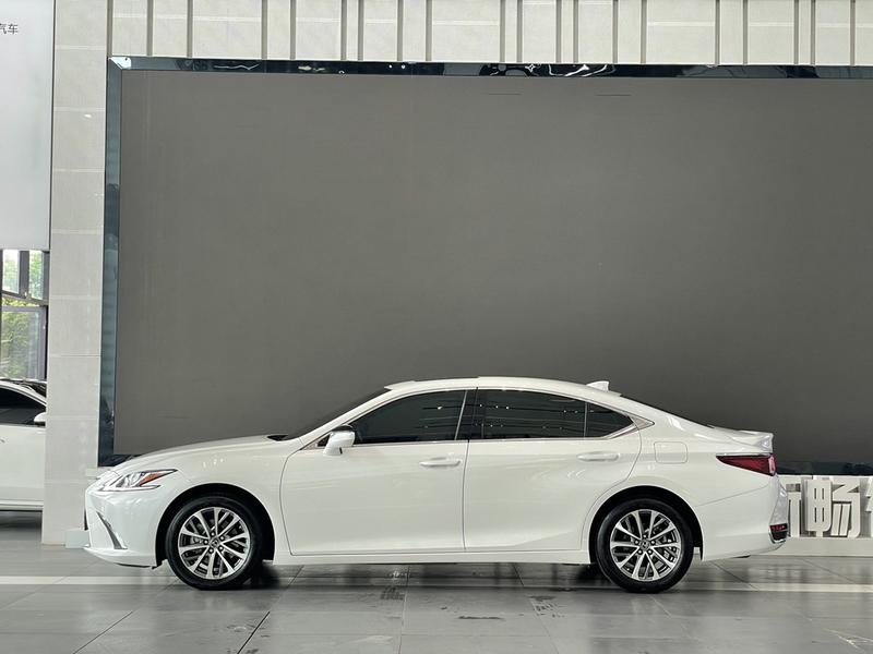 Lexus ES, 2024 — фото 3 из 12