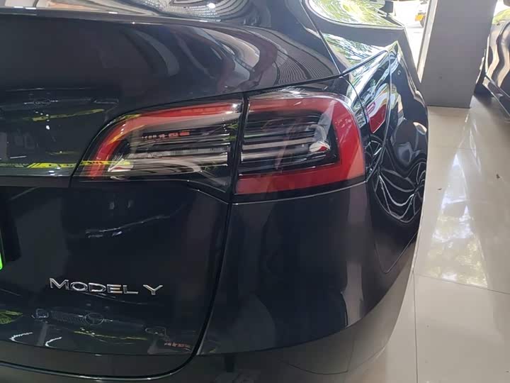 Tesla Model Y, 2024 — фото 8 из 9