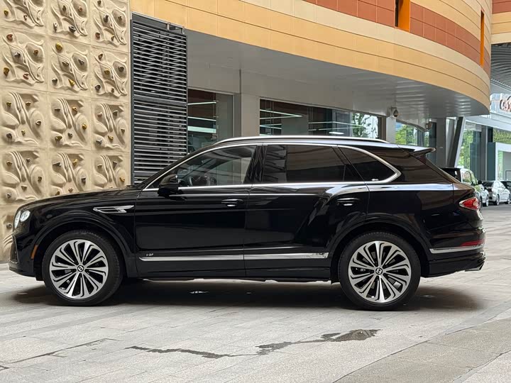 Bentley Bentayga, 2022 — фото 4 из 9