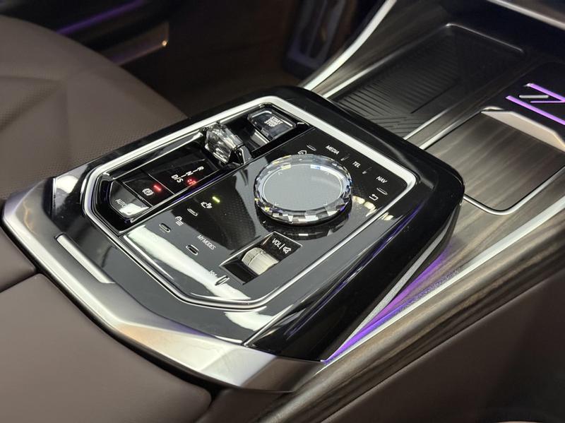 BMW 7 Series, 2025 — фото 10 из 12