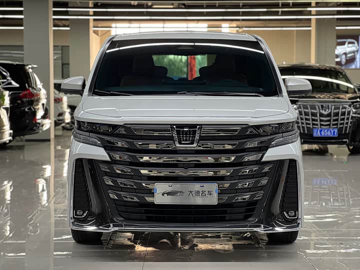 Toyota Vellfire, 2023 — фото 2 из 9
