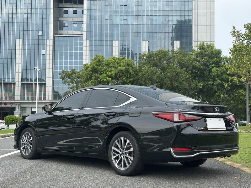 Lexus ES, 2024 — фото 4 из 12