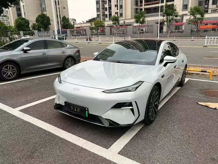 Geely Galaxy E8, 2024 — купить в Саратове под ключ