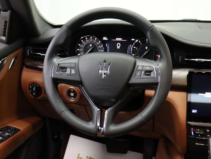 Maserati Quattroporte, 2022 — фото 9 из 12