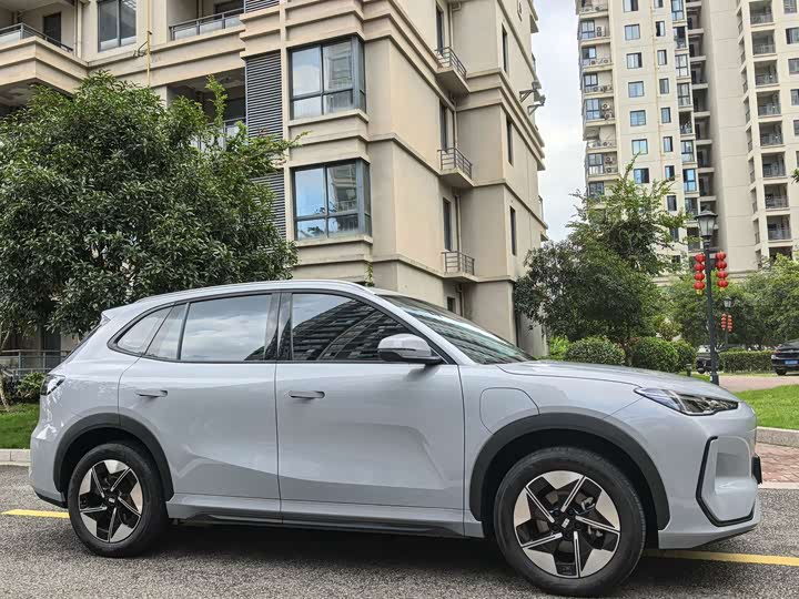 Geely Galaxy E5, 2025 — фото 3 из 9