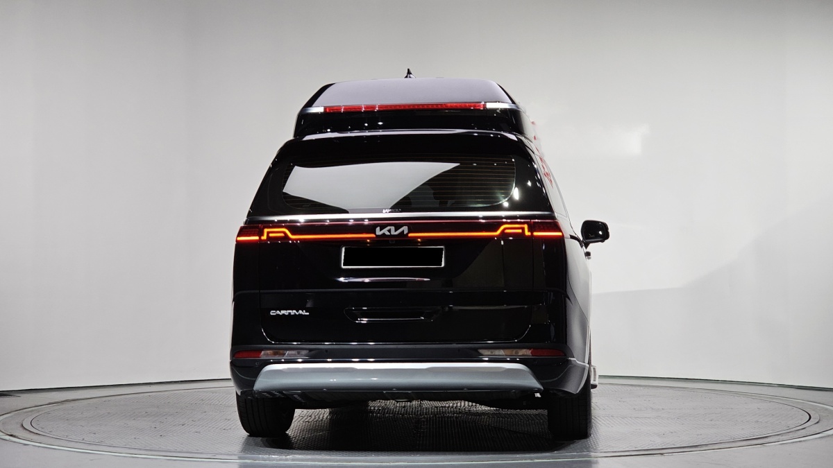 Kia Carnival, 2023 — фото 4 из 12