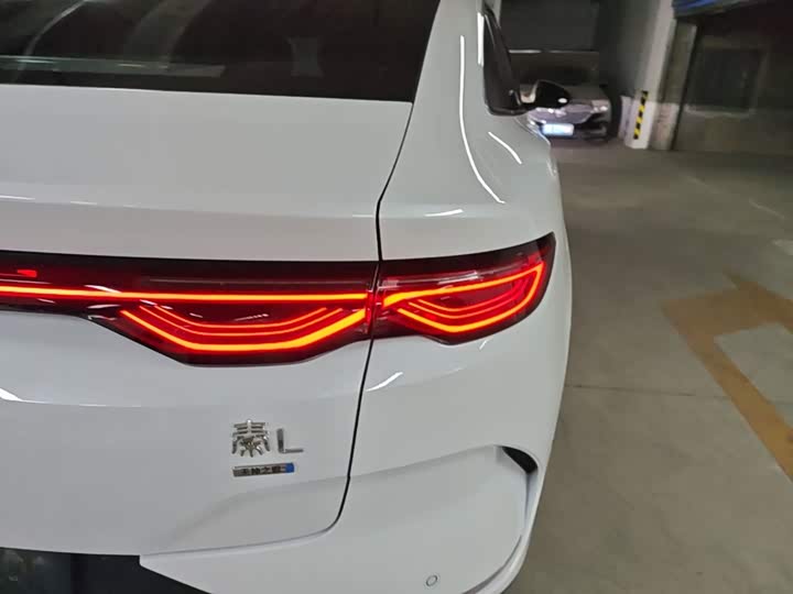 BYD Qin L, 2025 — фото 8 из 9