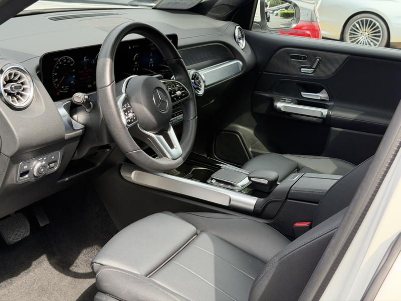 Mercedes-Benz EQB, 2024 — фото 11 из 12
