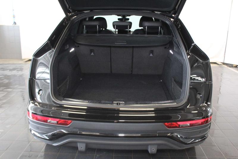Audi Q5L Sportback, 2024 — фото 12 из 12