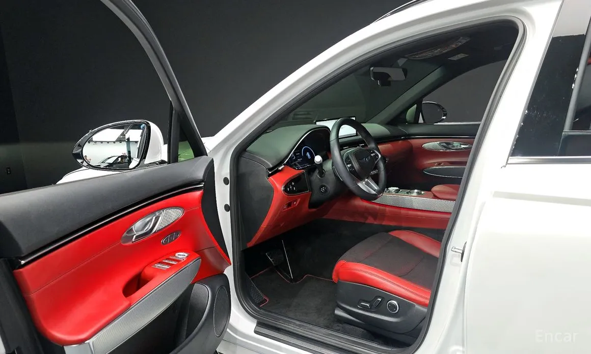 Genesis GV70, 2022 — фото 10 из 12