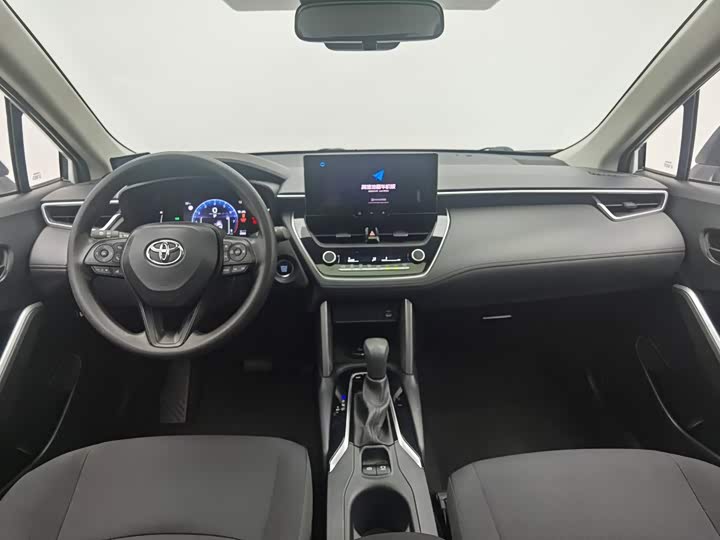 Toyota Corolla Cross, 2023 — фото 5 из 9