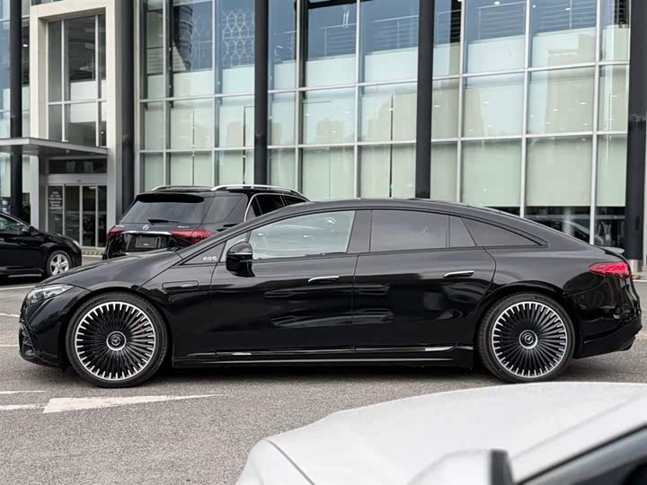 Mercedes-Benz EQS AMG, 2025 — фото 3 из 9