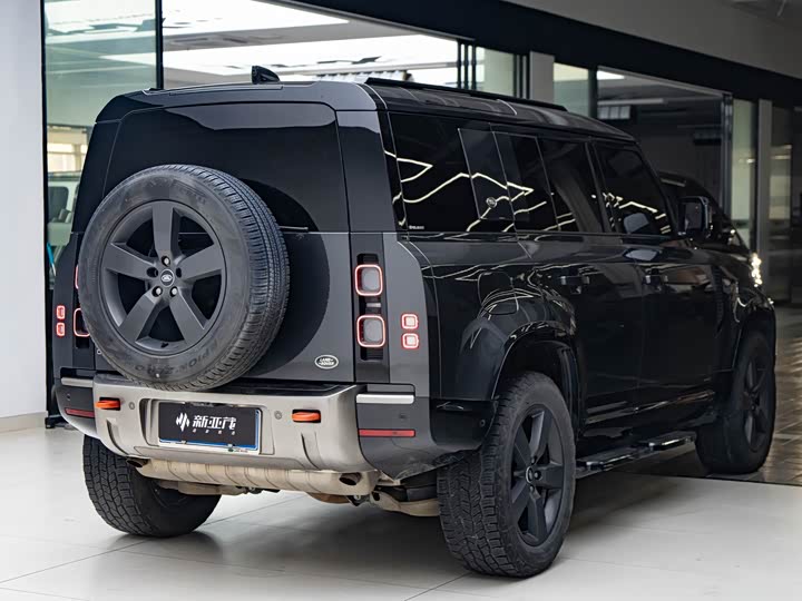 Land Rover Defender, 2023 — фото 7 из 9