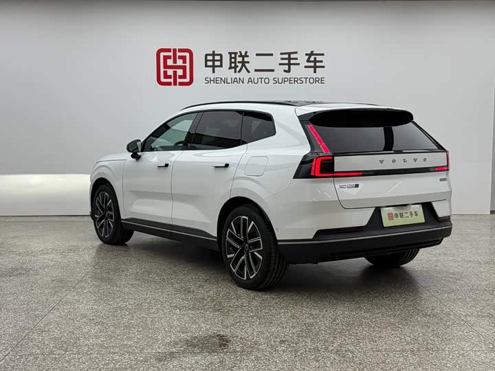 Volvo XC70 Hybrid, 2026 — фото 3 из 9