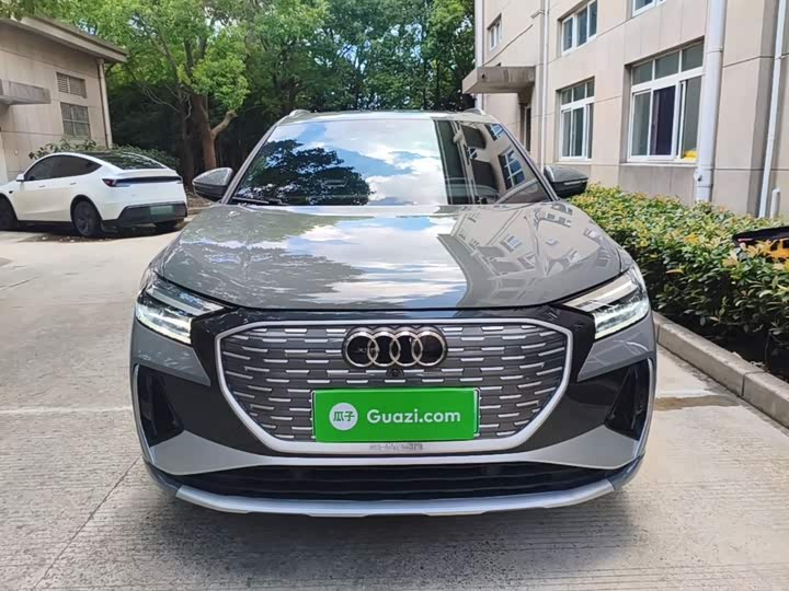 Audi Q4 e-tron, 2024 — фото 3 из 9