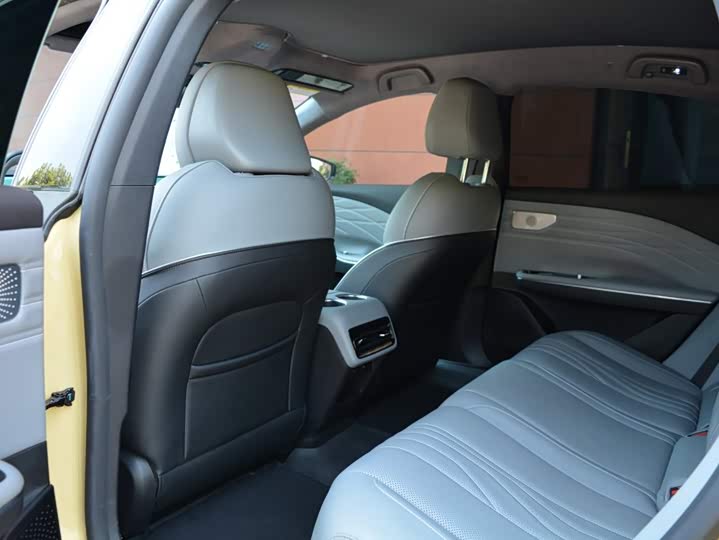 Geely Galaxy E8, 2024 — фото 8 из 9