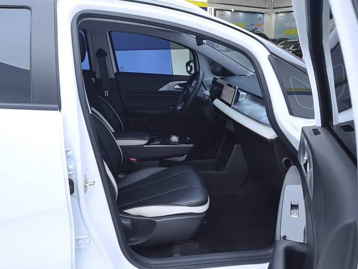Geely Geometry E Firefly, 2022 — фото 8 из 9