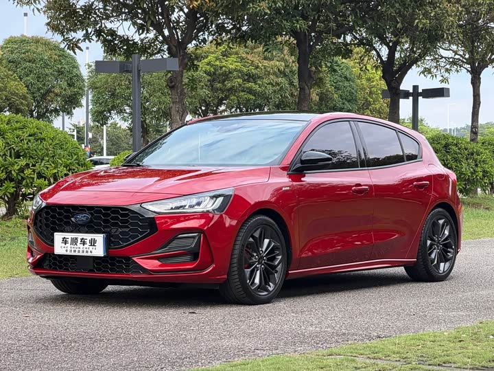 Ford Focus, 2022 — купить в Ульяновске под ключ