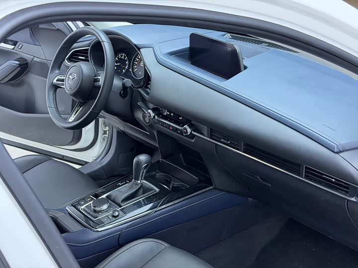 Mazda CX-30, 2023 — фото 8 из 9