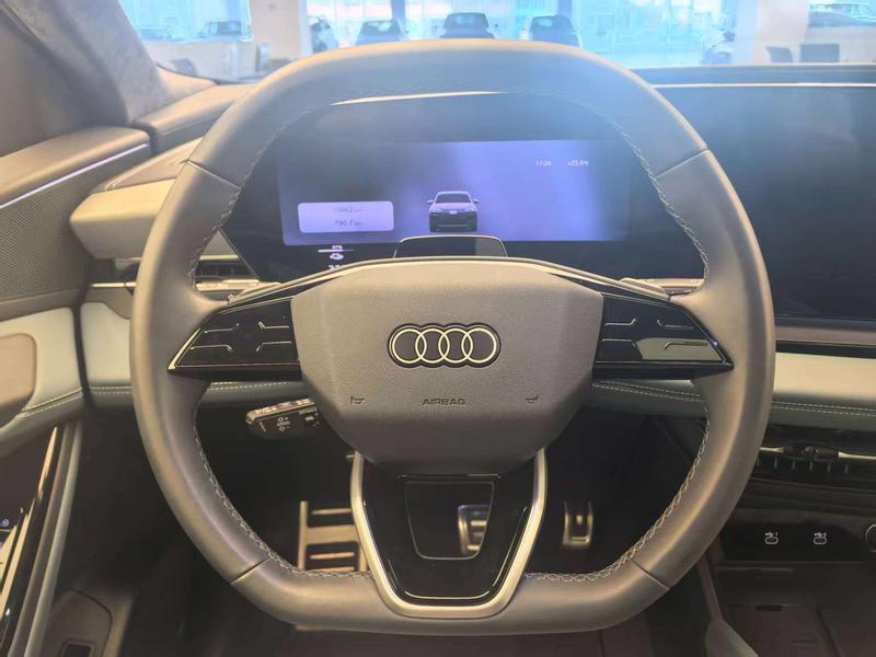 Audi Q6L e-tron, 2025 — фото 9 из 12